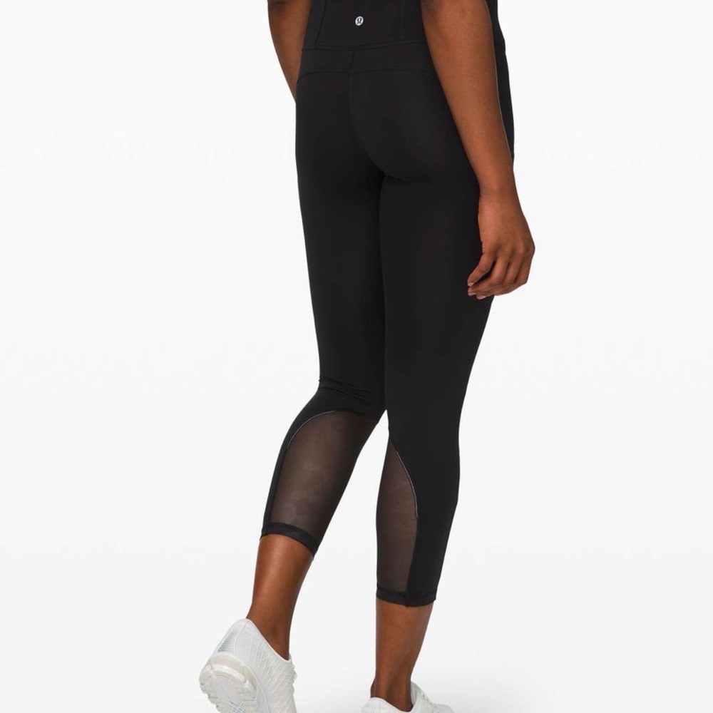 RARE! Lululemon Fast and Free Crop 23" *Mesh
Incognito Camo Emboss Rotated Black